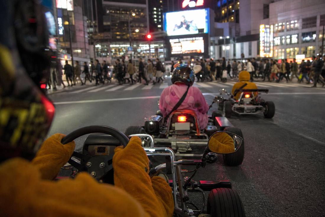 Driver's view of the Shibuya Scramble from a go-kart